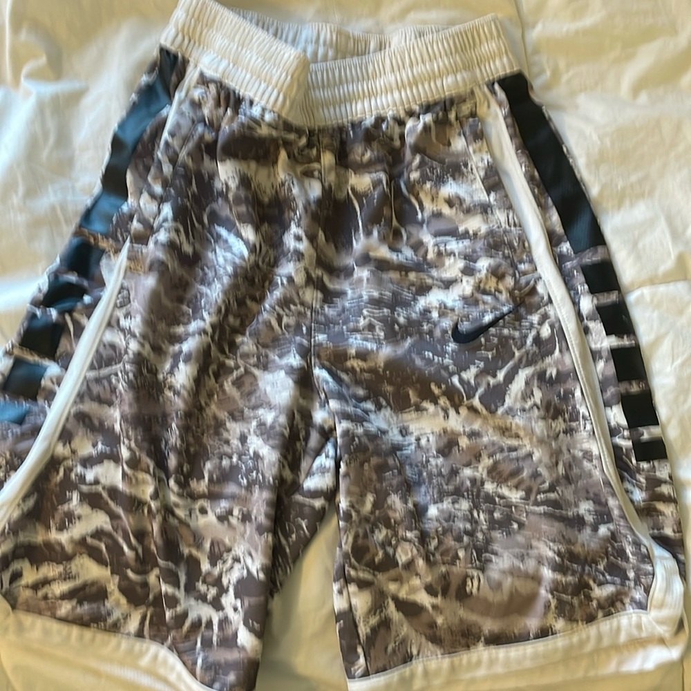 Youth Nike Large Gray, white, & black shorts w/pockets & drawstring.